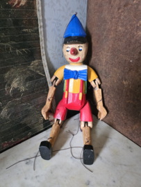 Oude houten pinokkio pop
