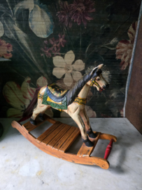 Oud houten hobbelpaard