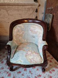Brocante oud kinder stoeltje sofa wereldkaart