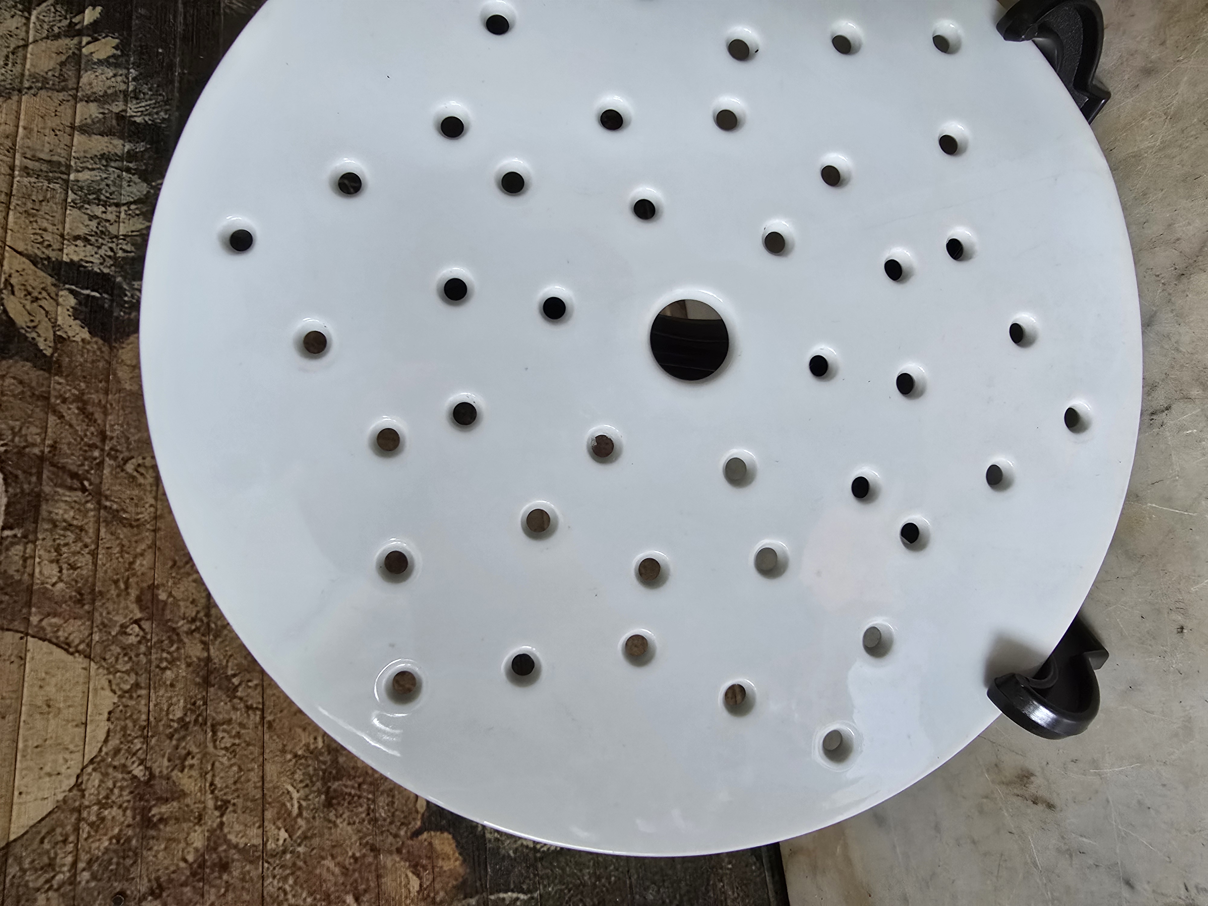 Witte ronde treef