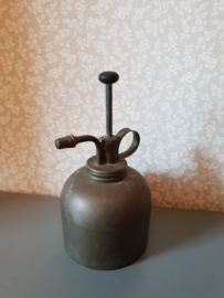 Oude koperen verstuiver