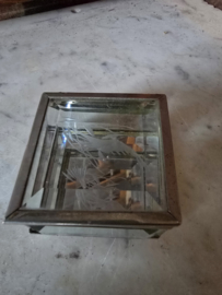 Oud glazen pronk doosje nr1