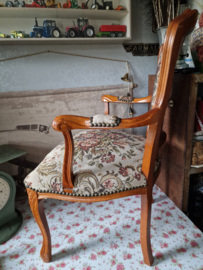 Oud brocante stoeltje