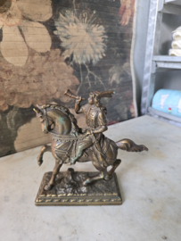 Antiek messing hoornblazer indiaan