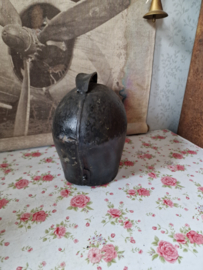 Grote antieke ijzeren koeienbel koebel