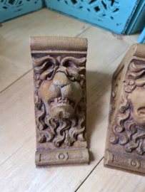 Antieke eiken houten ornamenten leeuw