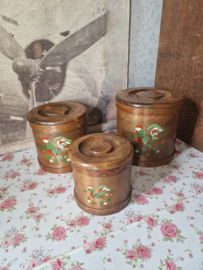 Oude houten potten haan