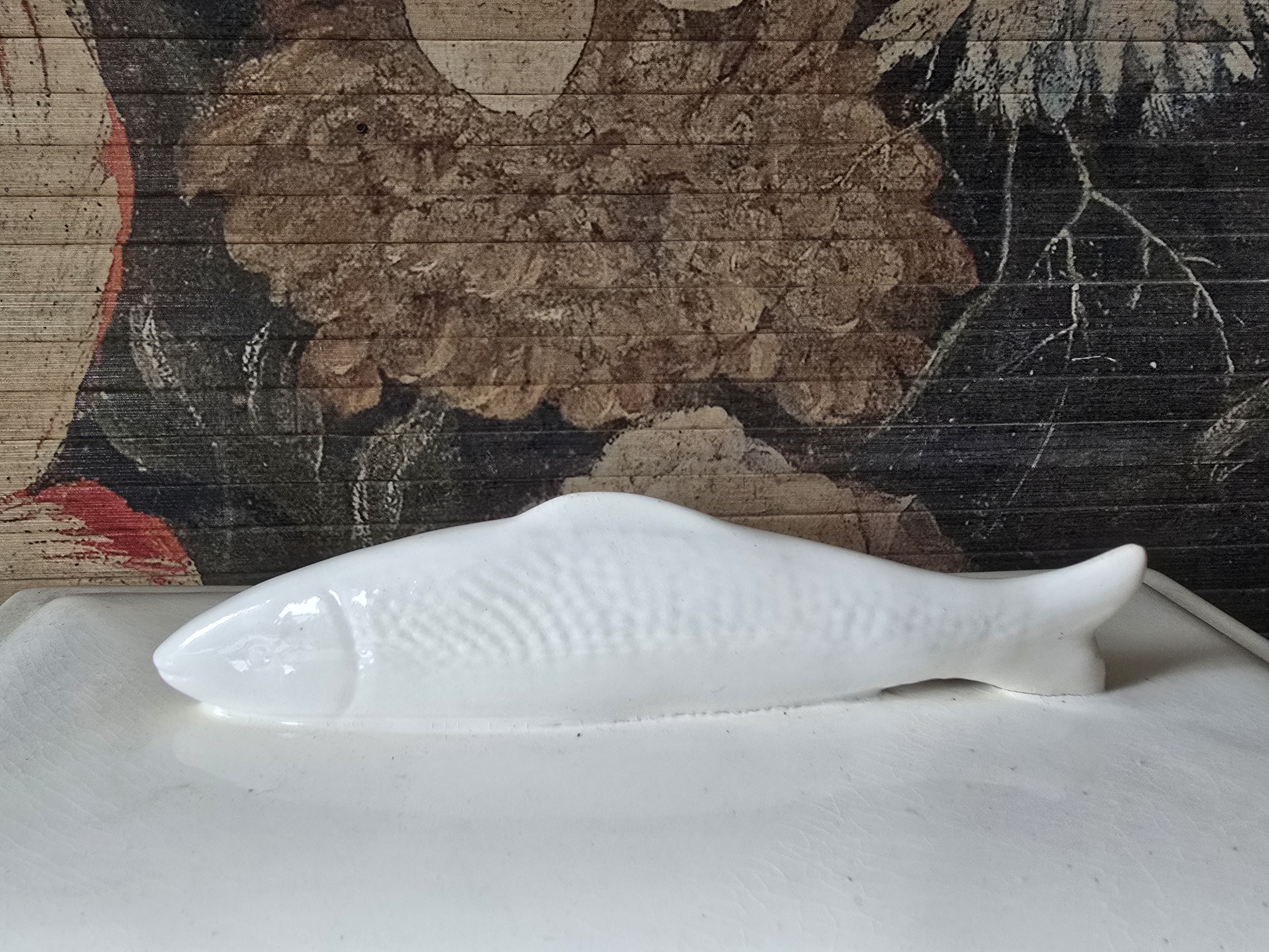 Oude creme aardewerken haringterrine