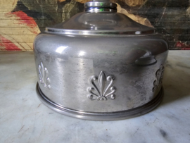 Oude verzilverde boterkoeler cloche