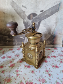 Antiek messing koffiemolen