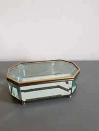 Oud glazen doosje geslepen glas