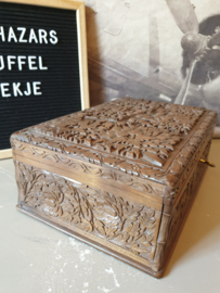 Antiek bewerkte houten sieradendoos kist