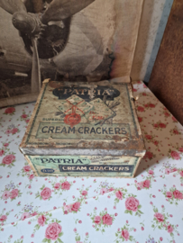 Antiek winkelblik cream crackers patria