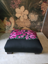 Voetenbankje roze papavers