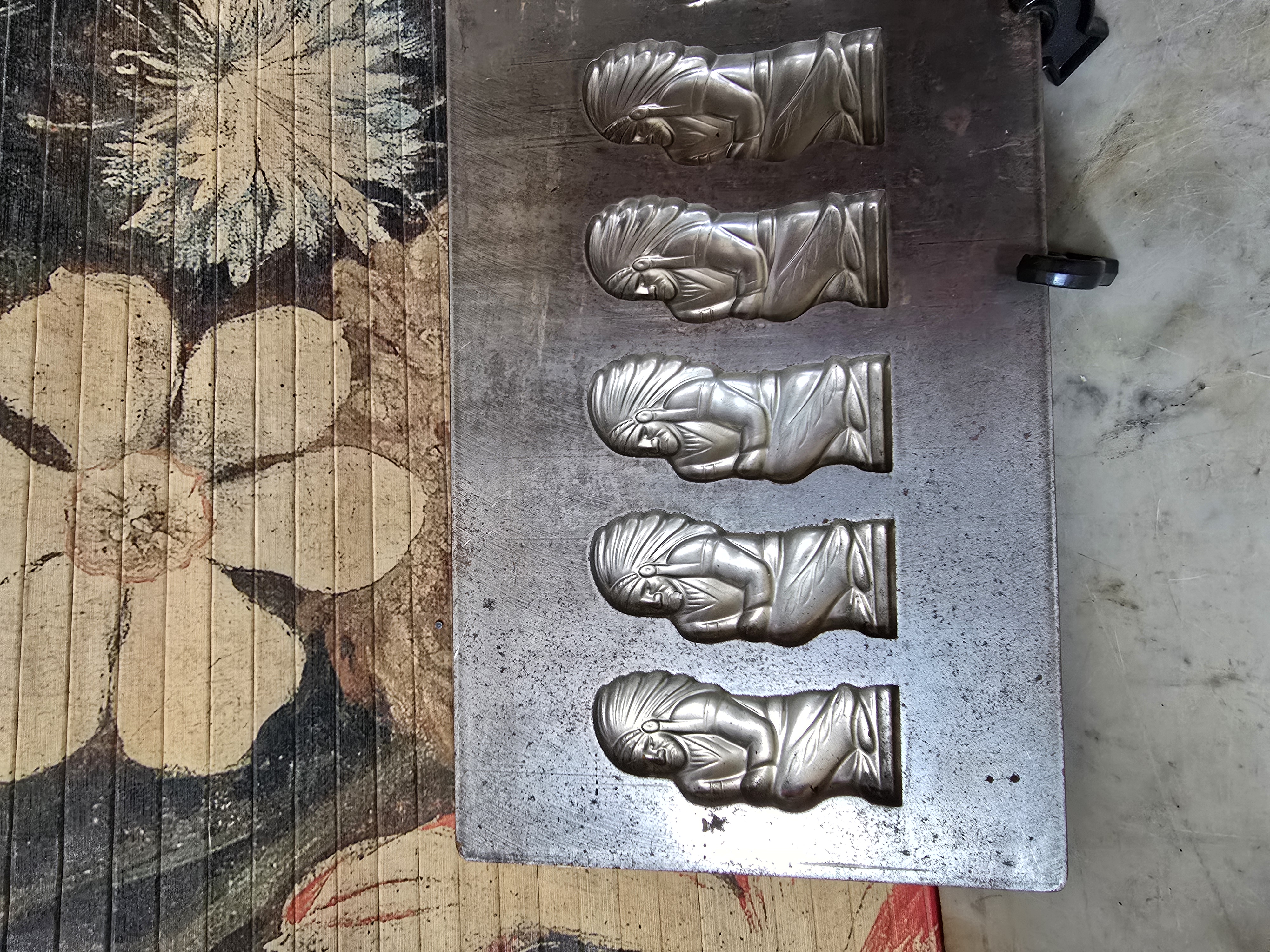 Oude chocolademal indiaan