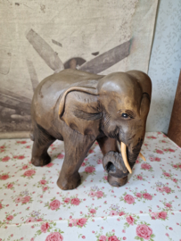 Groot houten beeld olifant