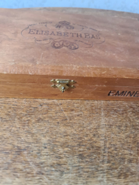 Oude houten sigarendoos Elisabeth Bas
