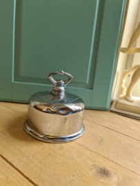 Oude verzilverde boterkoeler cloche