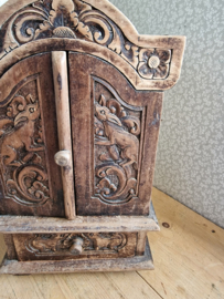 Oud bewerkt houten sieradenkastje ladekastje