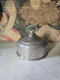 Oude verzilverde boterkoeler cloche