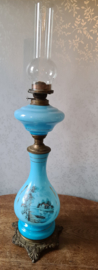 Antiek opaline blauw glazen olielamp