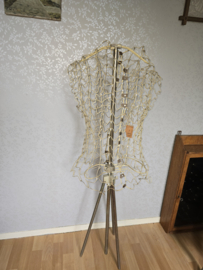 Oude draad metalen buste
