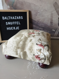Voetenbankje jachttafereel jagers stof bolpootjes