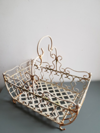 Brocante wit smeedijzeren mandje mand