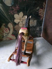 Oud houten hobbelpaard