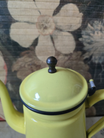 Zachtgeel emaille koffiepot