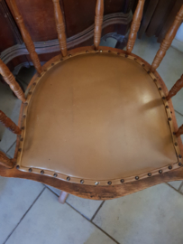 Antieke bureaustoel captain chair