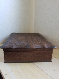 Antiek bewerkte houten schrijfkist pauwen