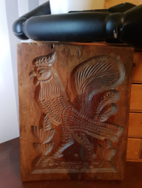Oude houten koekplank speculaasplank haan