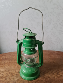 Groene stormlantaarn