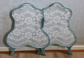 Kleine oude raamhor bloemen