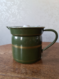 Donkergroen emaille melkkoker