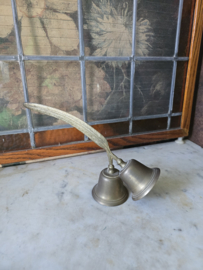 Antiek messing tafelbel veer