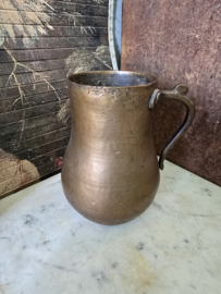 Antiek bronzen kan