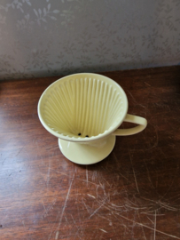 Pastel geel melitta koffiefilter 102