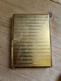 Oud metalen sigarettendoosje
