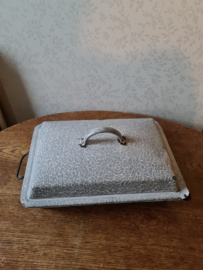 Grijs gewolkte emaille braadslee