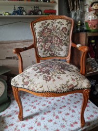 Oud brocante stoeltje