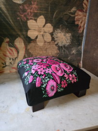 Voetenbankje roze papavers