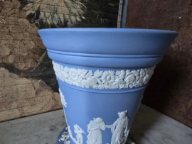 Vaas met bloemensteker wedgwood jasperware blue