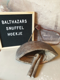 Oude houten handgemaakte bel koeienbel nr1
