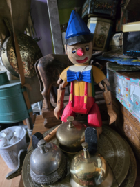 Oude houten pinokkio pop