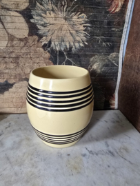 Oude bandenpot p regout&co