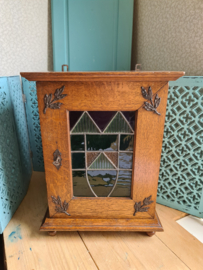 Antiek eiken art deco hangkastje glas in lood