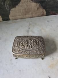 Verzilverd bewerkt sieradendoosje foreign