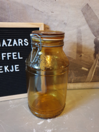 Grote oude geel glazen snoeppot ot